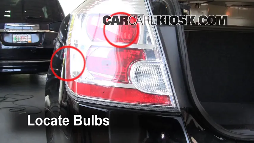 2008 Nissan Sentra S 2.0L 4 Cyl. Lights Tail Light (replace bulb)